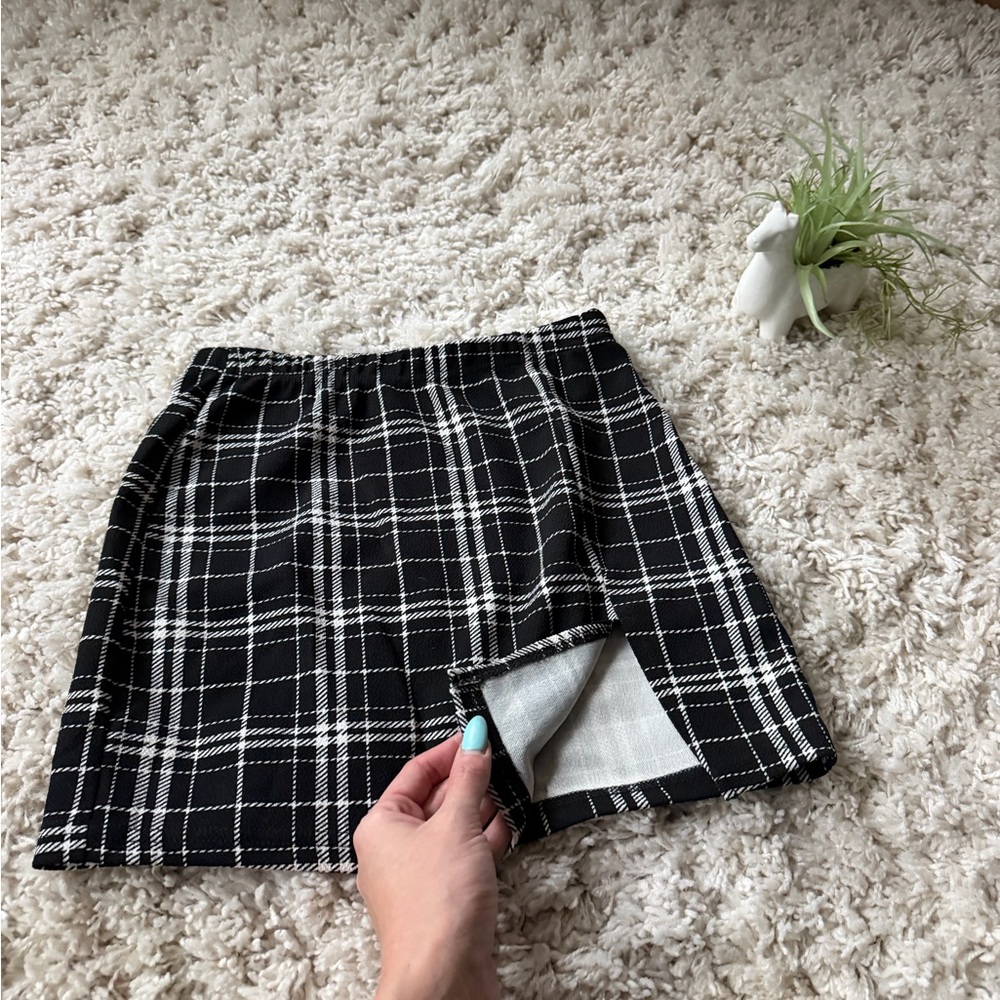 Chic Black and White Checkered vintage schoolgirl mini Skirt - Picture 2 of 4